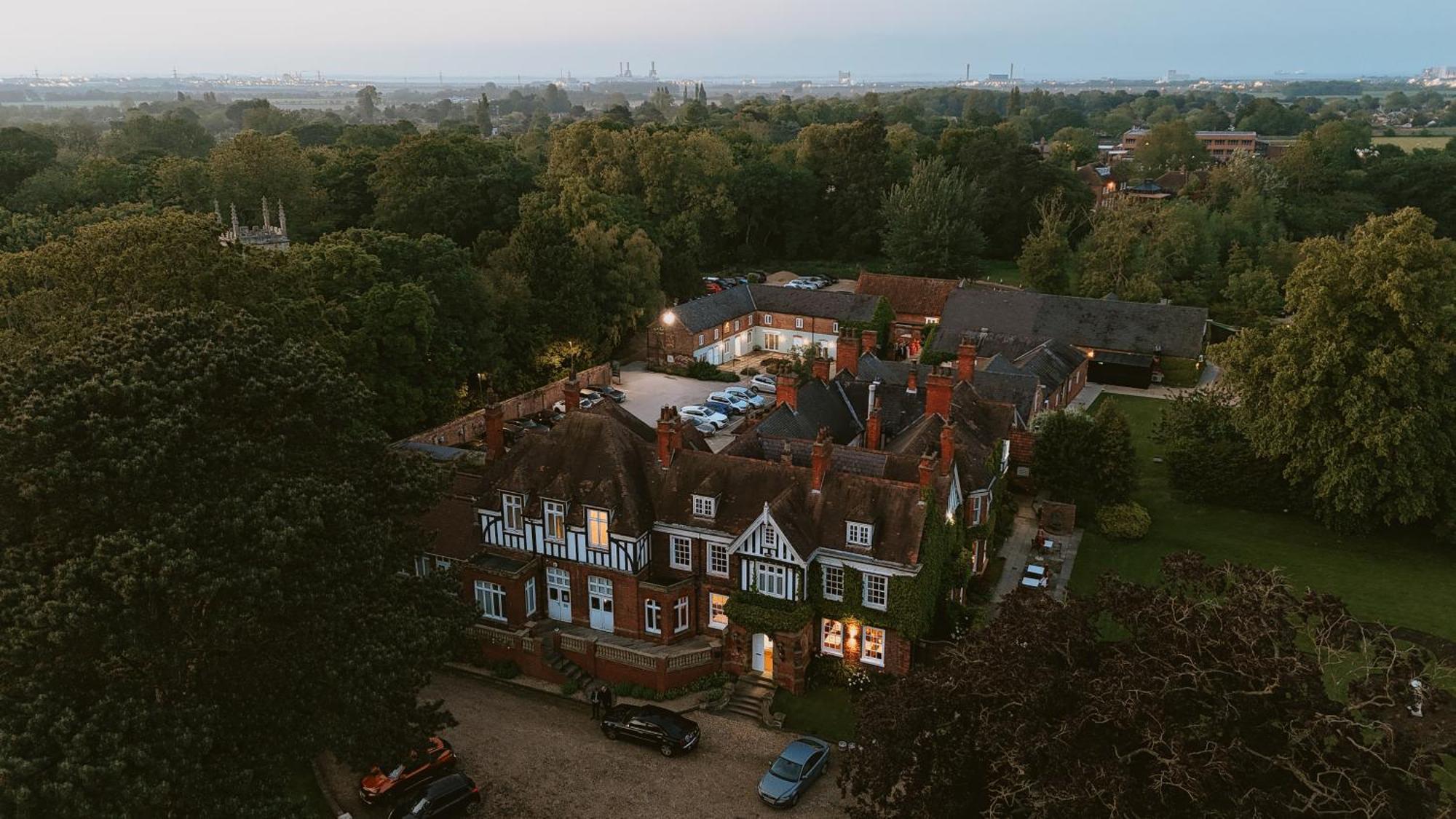 Healing Manor Hotel Grimsby Exterior photo